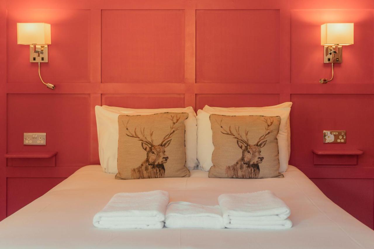 The Ballinluig Inn พิทลอครี ภายนอก รูปภาพ