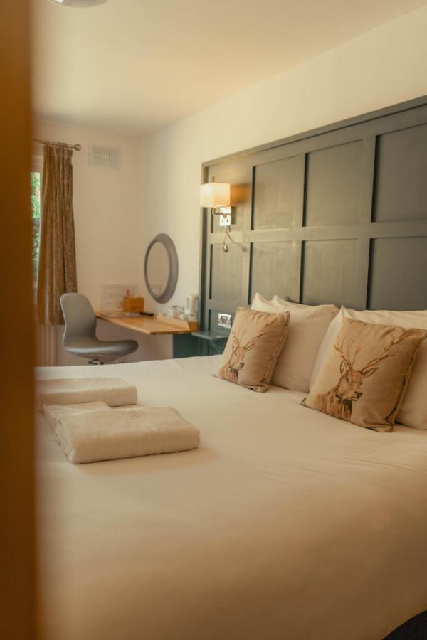 The Ballinluig Inn พิทลอครี ภายนอก รูปภาพ