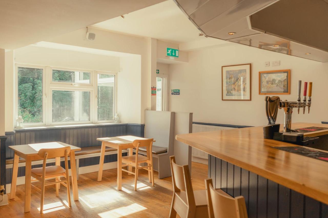 The Ballinluig Inn พิทลอครี ภายนอก รูปภาพ