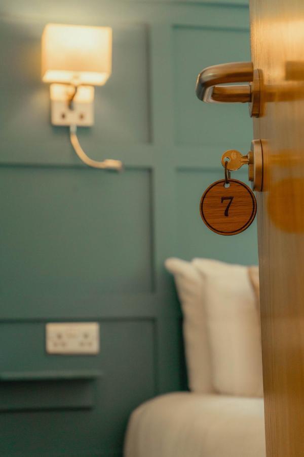 The Ballinluig Inn พิทลอครี ภายนอก รูปภาพ